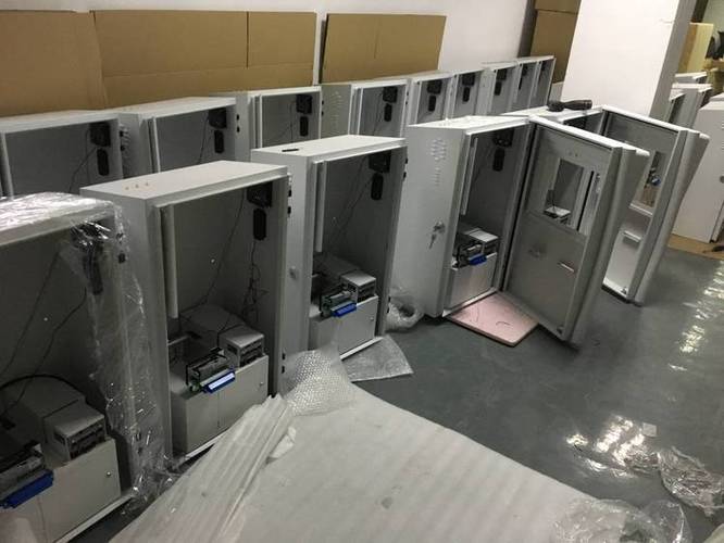 广告机定制商显类显示器定制外形定做触摸屏定制工厂打样全套